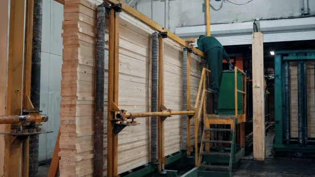 Расчет цельных и клееных деревянных балок на прочность и прогиб